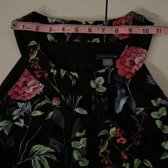 NWT Tommy Hilfiger Vibrant Floral Dress A-line with Belt Black Women’s Size 8 - Picture 7 of 12